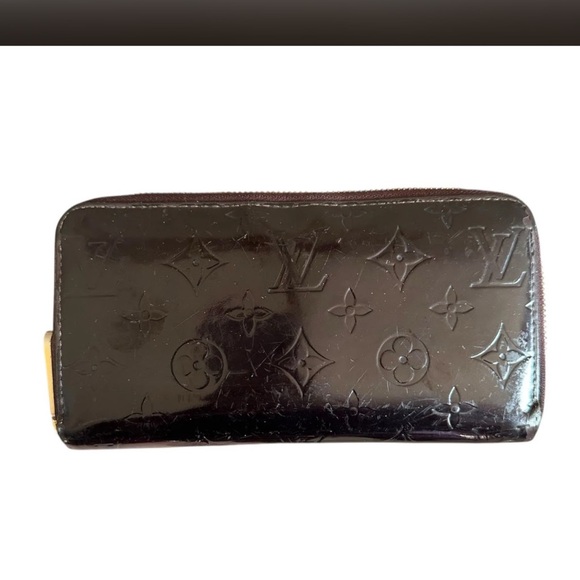 Authentic Louis Vuitton Burgundy Patent Leather Zippy Wallet - Picture 6 of 15